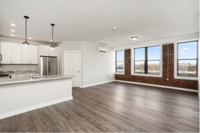 Building Photo - 685 Lawrence St