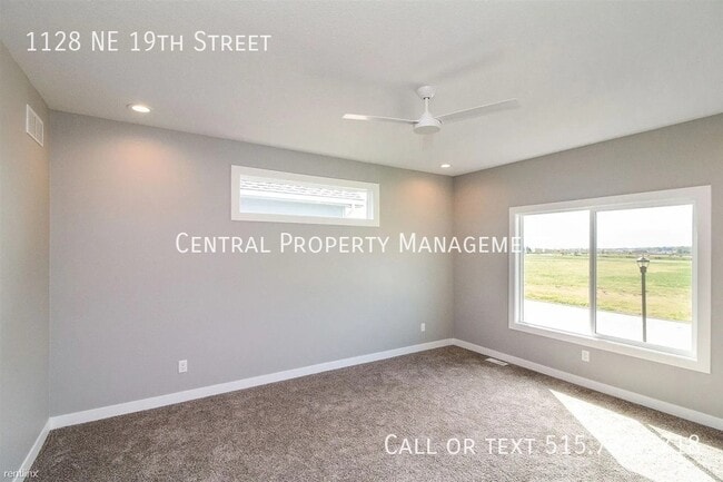 Building Photo - 1128 NE 19th St