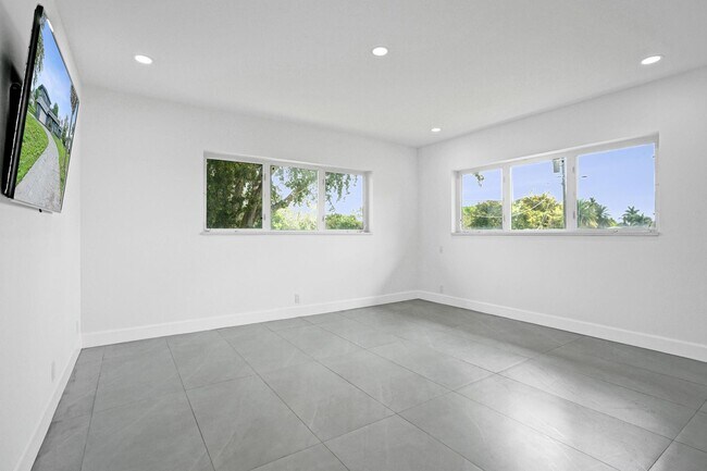 Building Photo - 6700 E Tropical Way