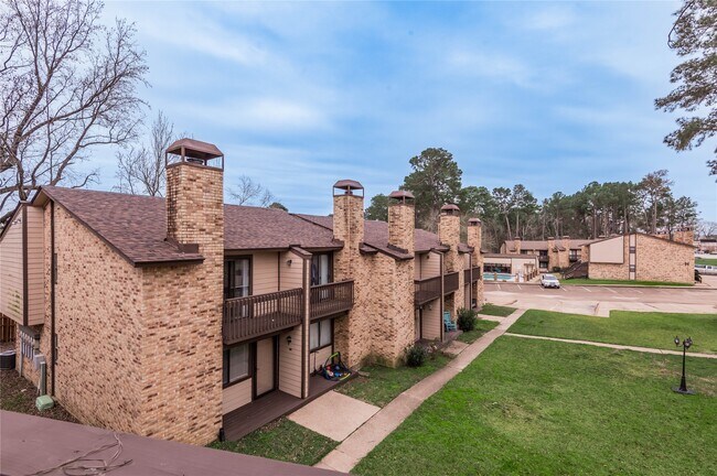 Building Photo - 2521 Crosstimbers Dr