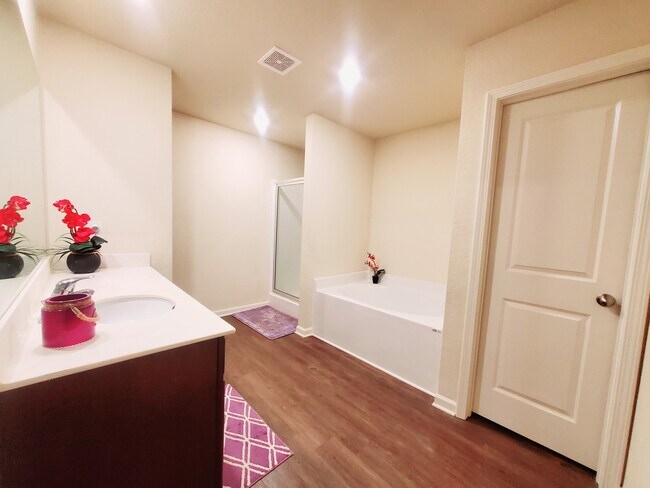 Building Photo - 157 Innis Brk Cir