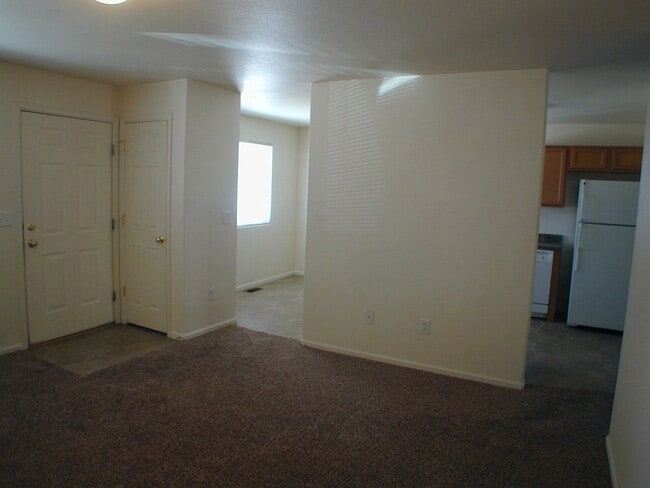 Building Photo - 308 Snyder Ave