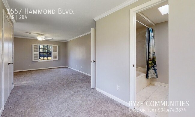 Building Photo - Beautiful Pool Home - Fenced in Yard - Sty...