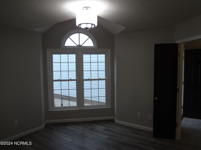 Building Photo - 107 Gates Dr