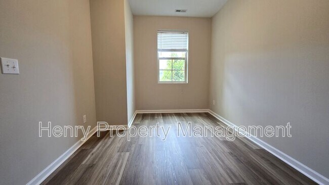 Building Photo - 2457 Baslow Dr