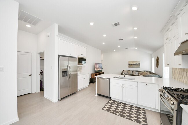 Building Photo - 2406 Aquamarine Ln