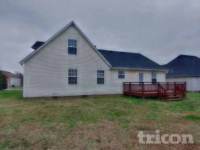 Building Photo - 2636 Danbury Cir