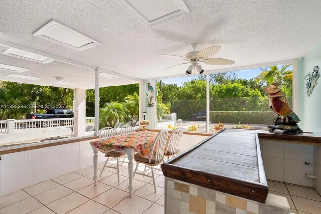 Building Photo - 23 Harbor Dr