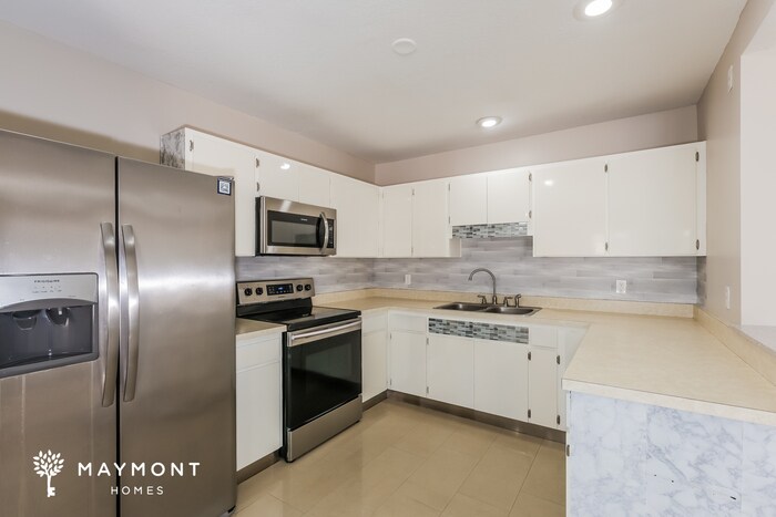 Building Photo - 1328 Divot Ln