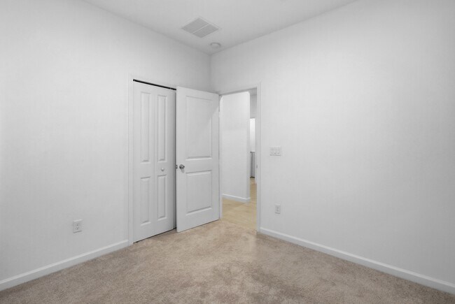 Building Photo - 60 Eustis Pt