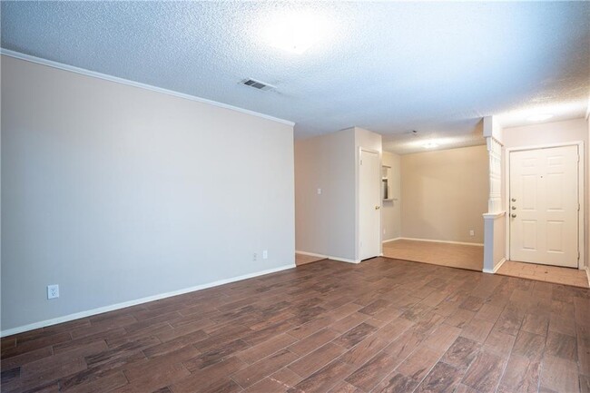 Building Photo - 9104 Quail Creek Dr