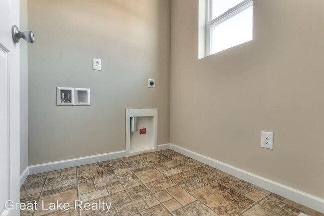 Building Photo - 3 br, 2.5 bath House - 2323 Sagebrush Street