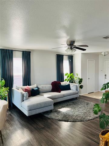 Building Photo - 1308 Divine Dr