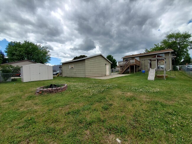 Building Photo - 3828 9th Ave SW