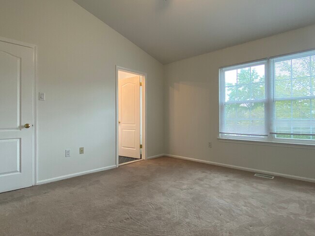 Building Photo - 6902 Colonial Ct