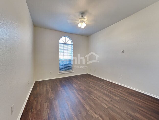 Building Photo - 7307 Fossil Garden Dr