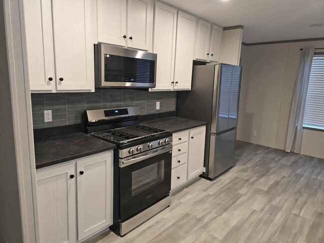 Building Photo - 613 Polk St