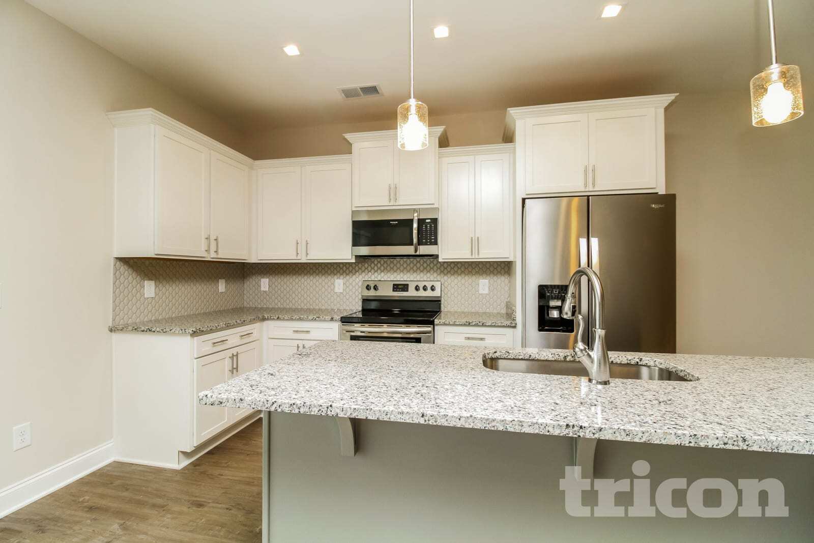 Building Photo - 121 Dimaggio Dr