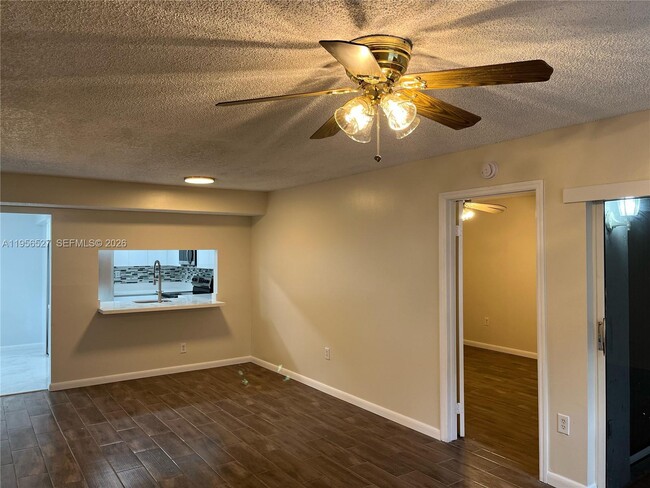 Building Photo - 464 NE 210th Cir Terrace