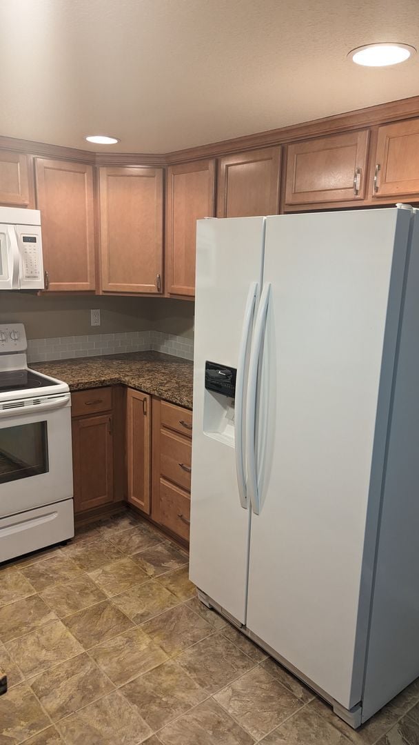 Building Photo - OR112