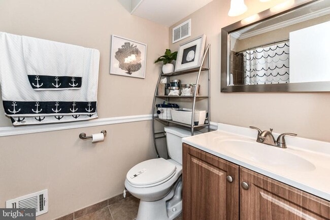 Building Photo - 1774 Dogwood Dr