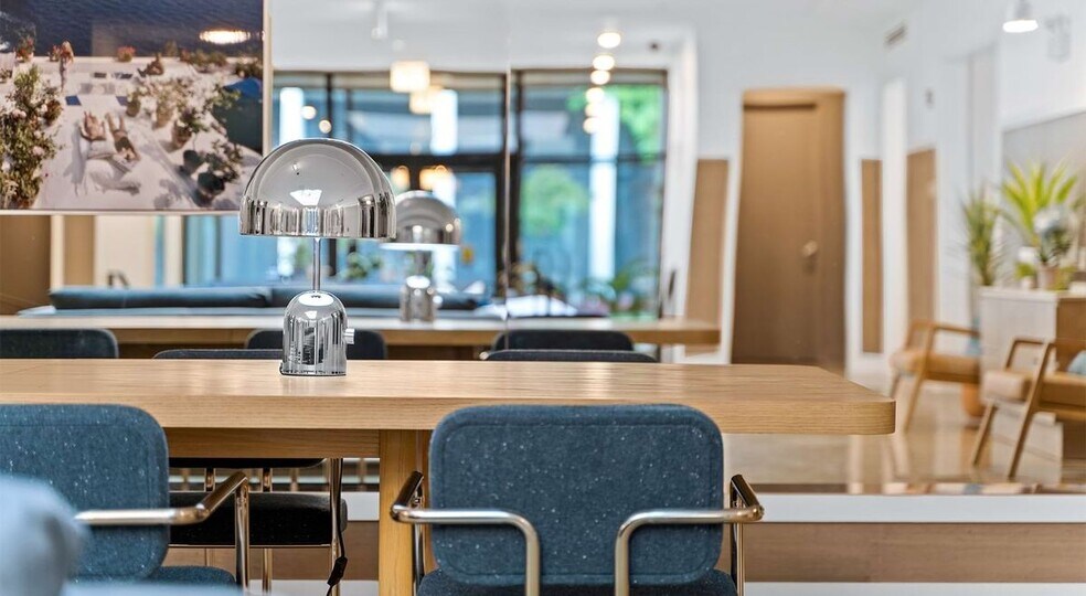 Building Photo - 5440 N Sheridan Rd