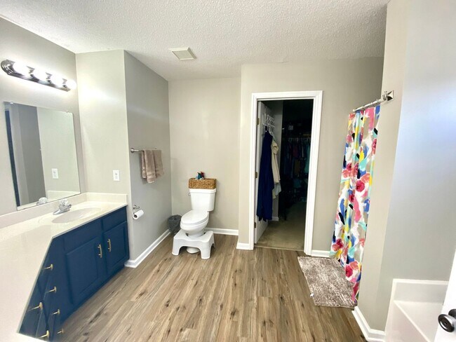 Building Photo - Beautiful 4 Bedroom Richlands Home for Rent