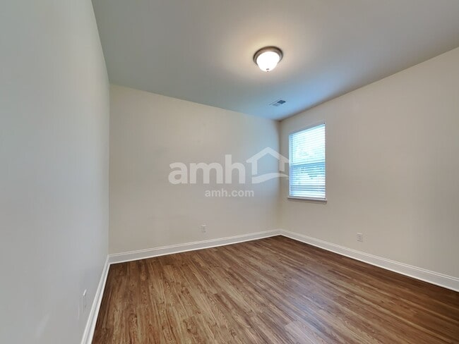 Building Photo - 145 Sweet Gum Dr