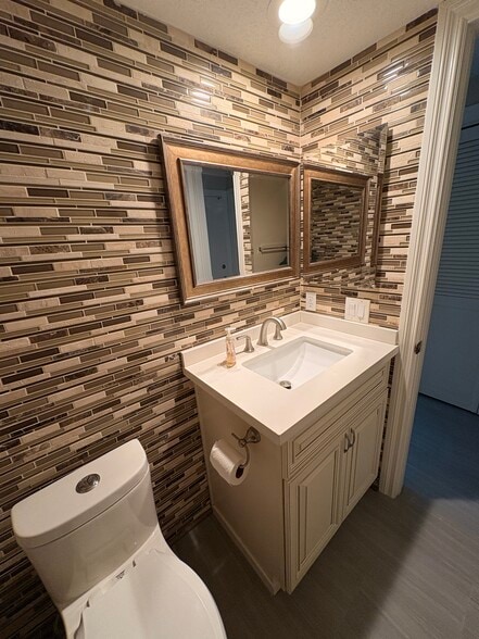 1st Flr designer half bath - 30061 Whitecap