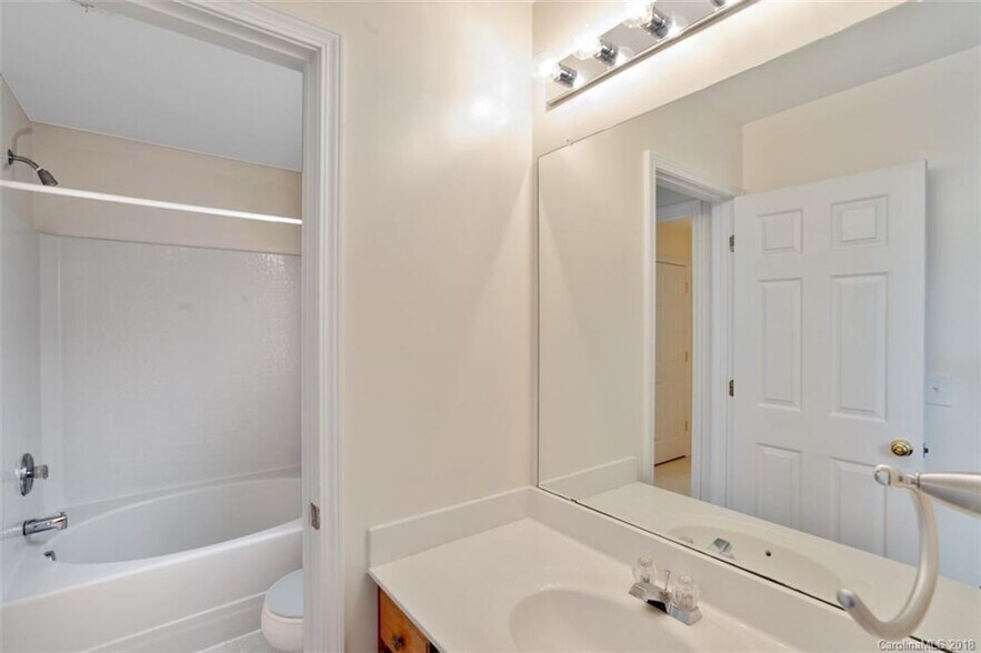 Building Photo - Room in Townhome on Stratfield Pl Cir