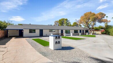 Building Photo - Remodeled 1BR with Private Yard + $250 Gif...