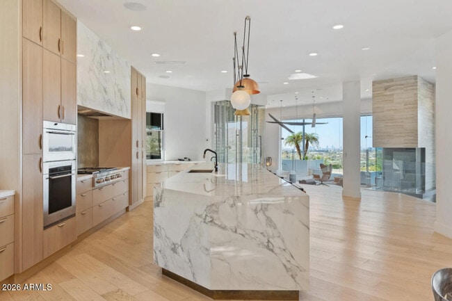 Building Photo - 5632 Camelback Canyon Dr