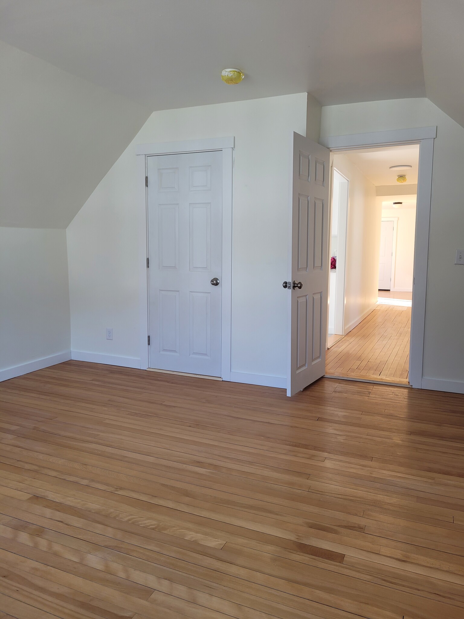 Front Bedroom - 34 Park St