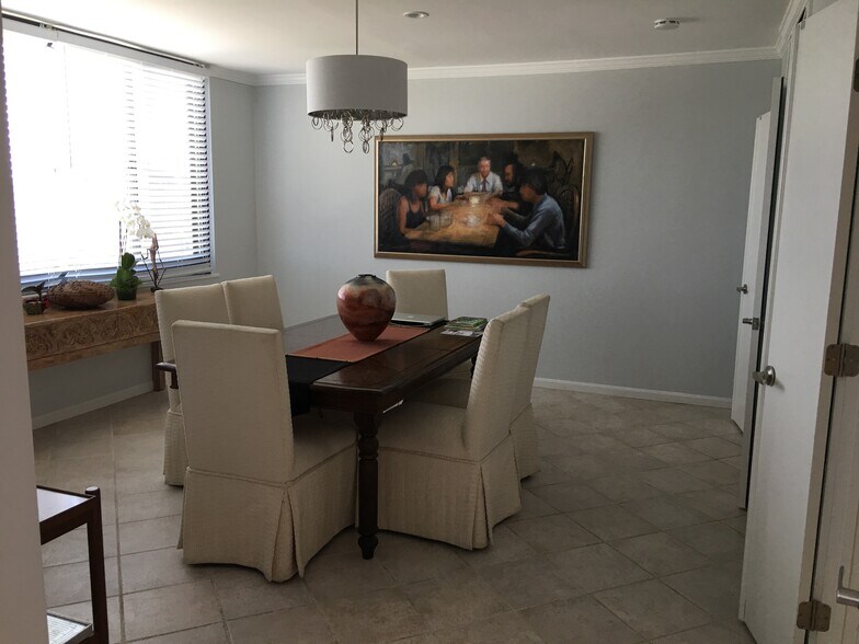 Dining Room - 800 25th St NW