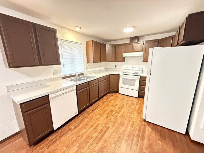 Building Photo - 1807 S 7th Ave