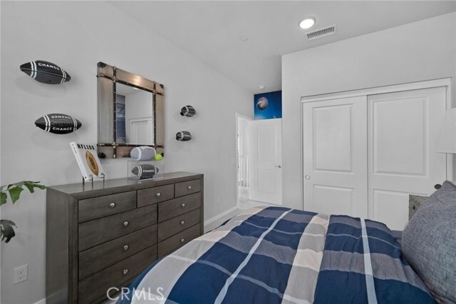 Building Photo - 2621 E Clara Ln