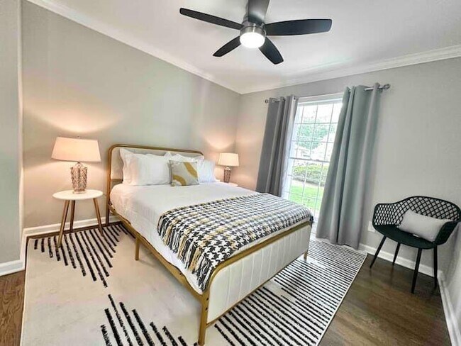 Building Photo - 215 Jayne Ellen Way