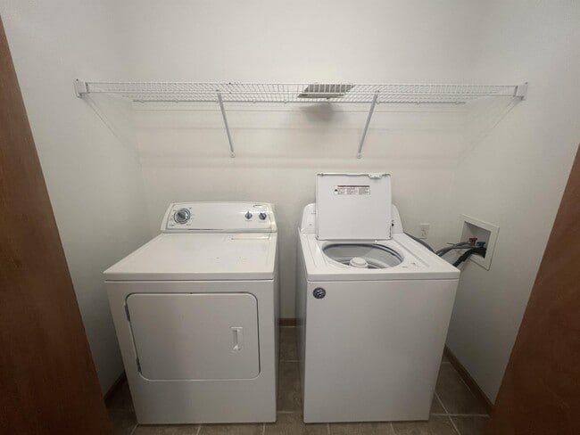 Building Photo - 3322 8th St W