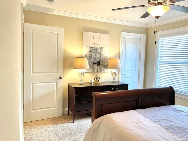 Building Photo - 941 Wheat Ridge Dr