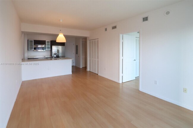 Building Photo - 333 NE 24th St