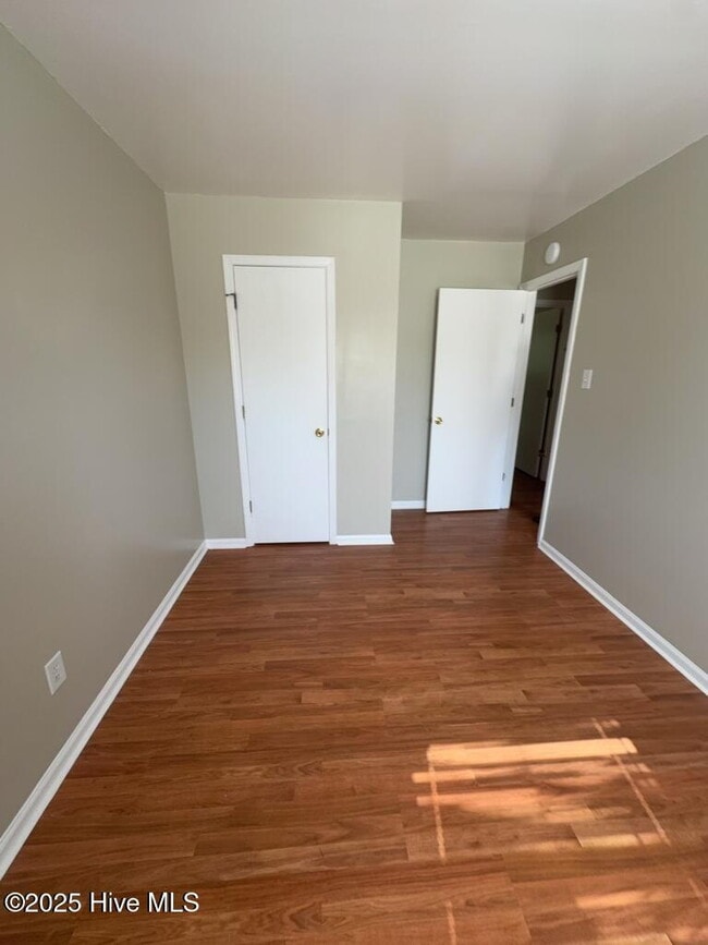 Building Photo - 415 Sterling Rd