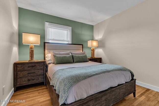 Building Photo - 2412 Homestead Ave