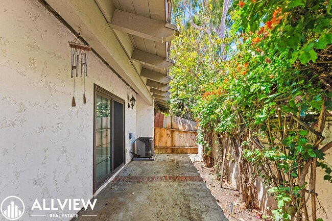 Building Photo - Charming San Juan Capistrano Home with Garage & Modern Amenities