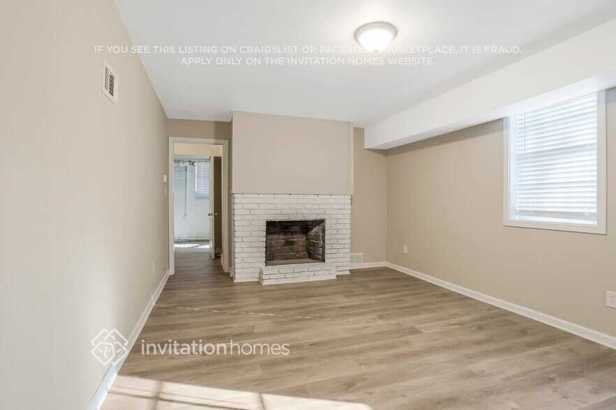 Building Photo - 2416 Dodson Dr