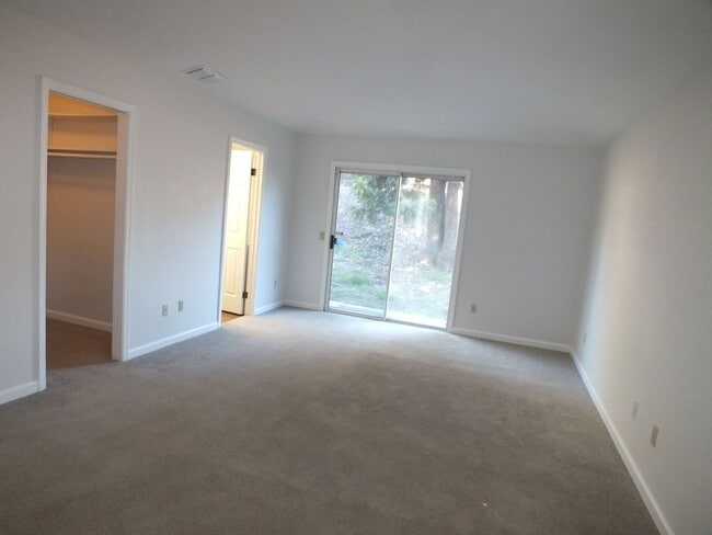 Building Photo - 3/2 1700 sf in Folsom Willow Creek Estates