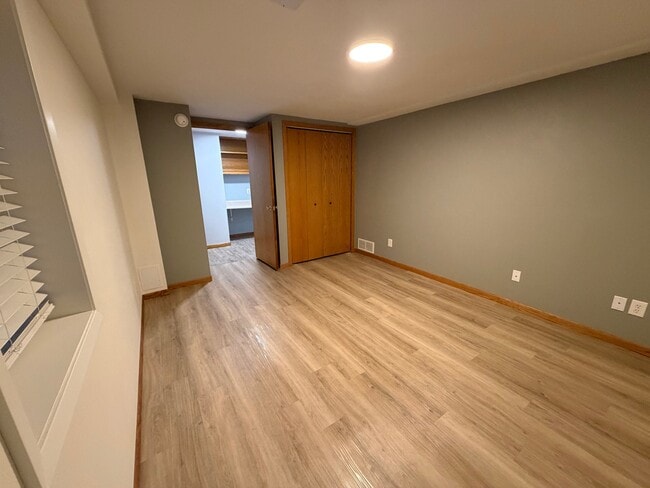 Building Photo - 301 Leif Erikson Dr