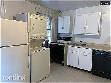 Building Photo - 1 br, 1 bath Townhome - 803 Park Ave