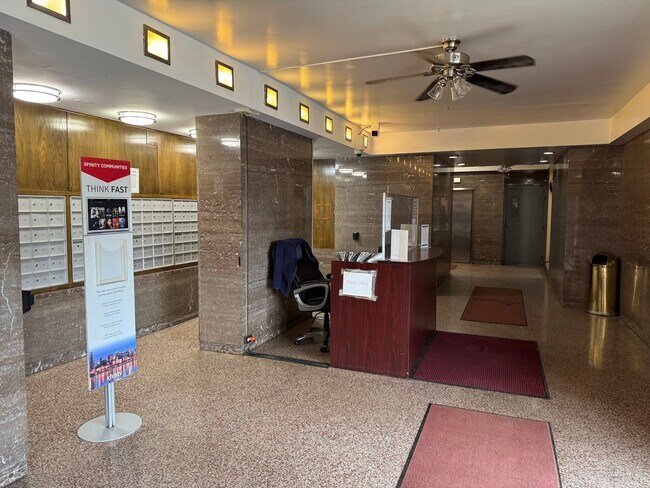 Building Photo - 7337 S South Shore Dr