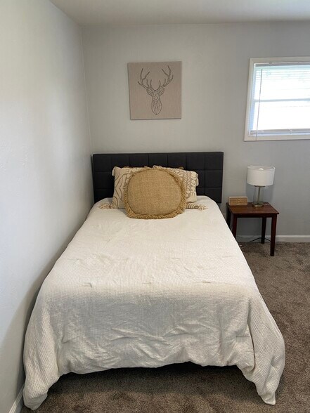 Building Photo - 227 Randolph Way