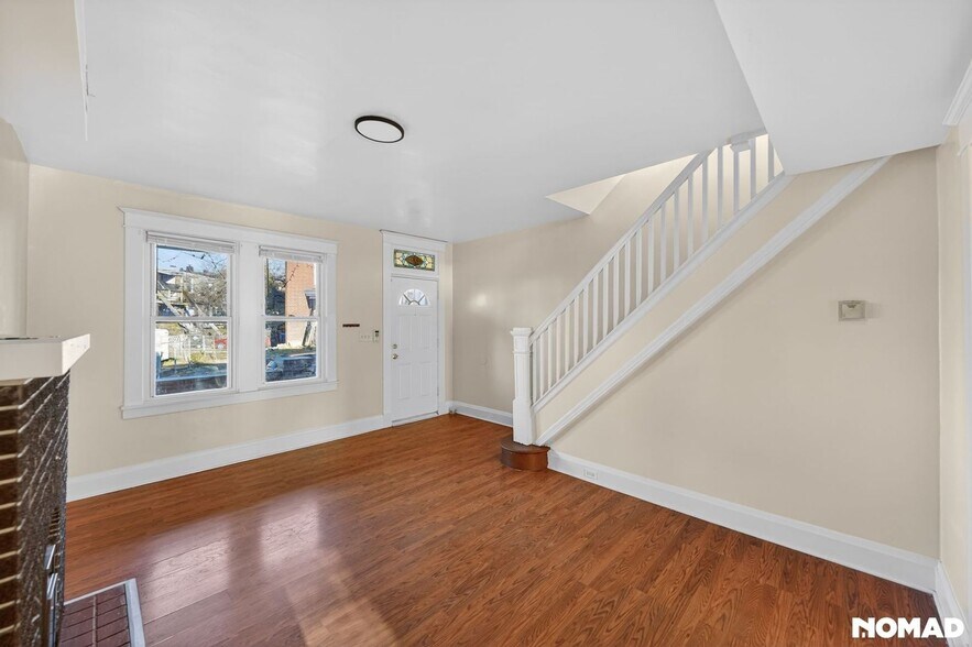 Building Photo - 3231 Phelps Ln